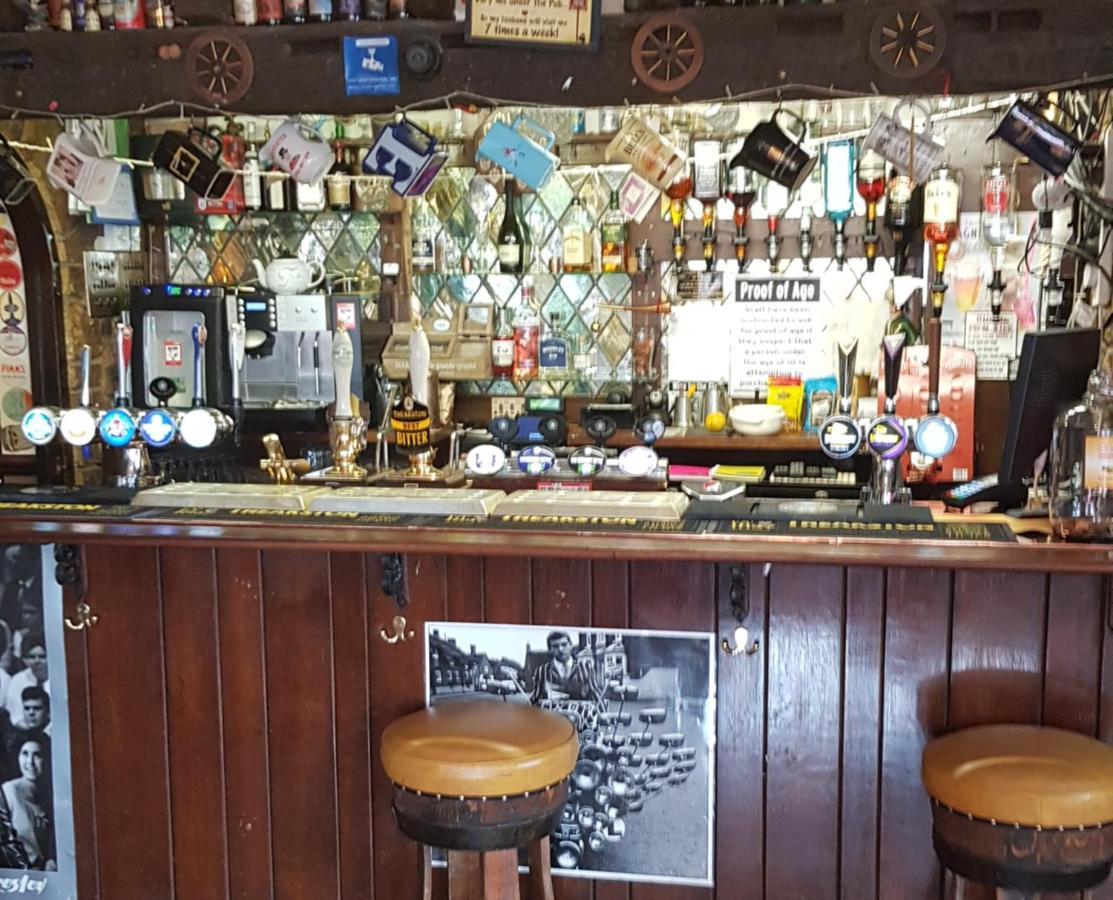 The Jackdaw Pub Self Catering Static Caravan Free Breakfast Supplied Frühstückspension