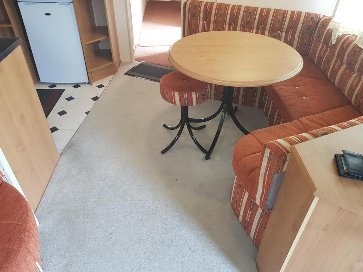 The Jackdaw Pub Self Catering Static Caravan Free Breakfast Supplied Frühstückspension