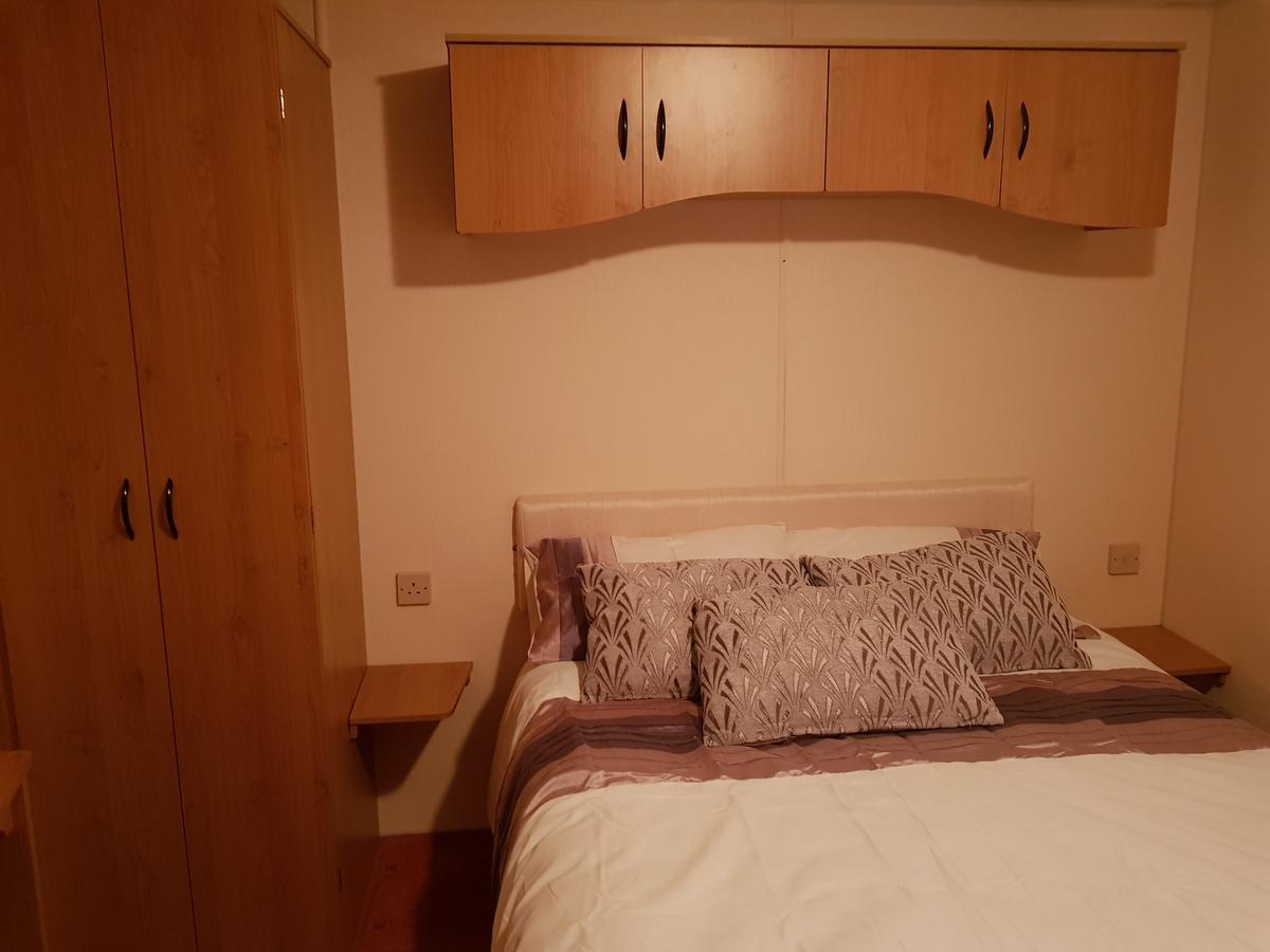 The Jackdaw Pub Self Catering Static Caravan Free Breakfast Supplied *
